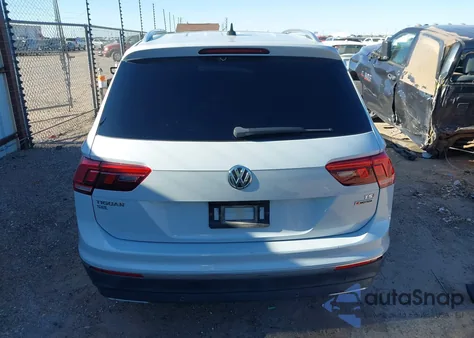 2018 Volkswagen Tiguan 2.0T Sel Premium z USA, uszkodzony, nr VIN 3VV4B7AX5JM105410